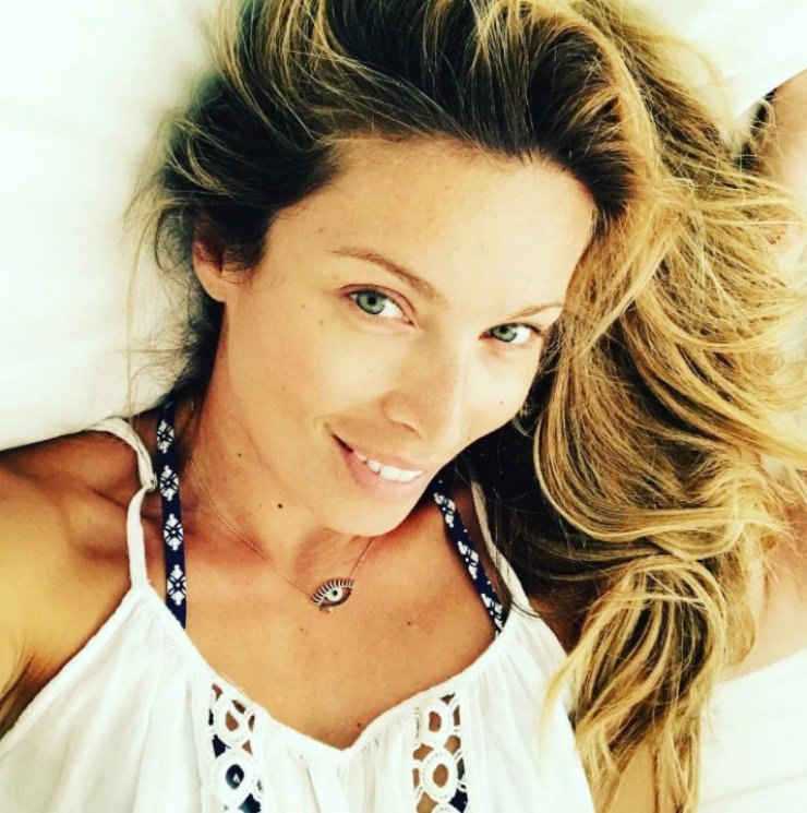 Επιτέλους: Δείτε την Μαριέττα Χρουσαλά με μπικίνι και φουσκωμένη κοιλίτσα