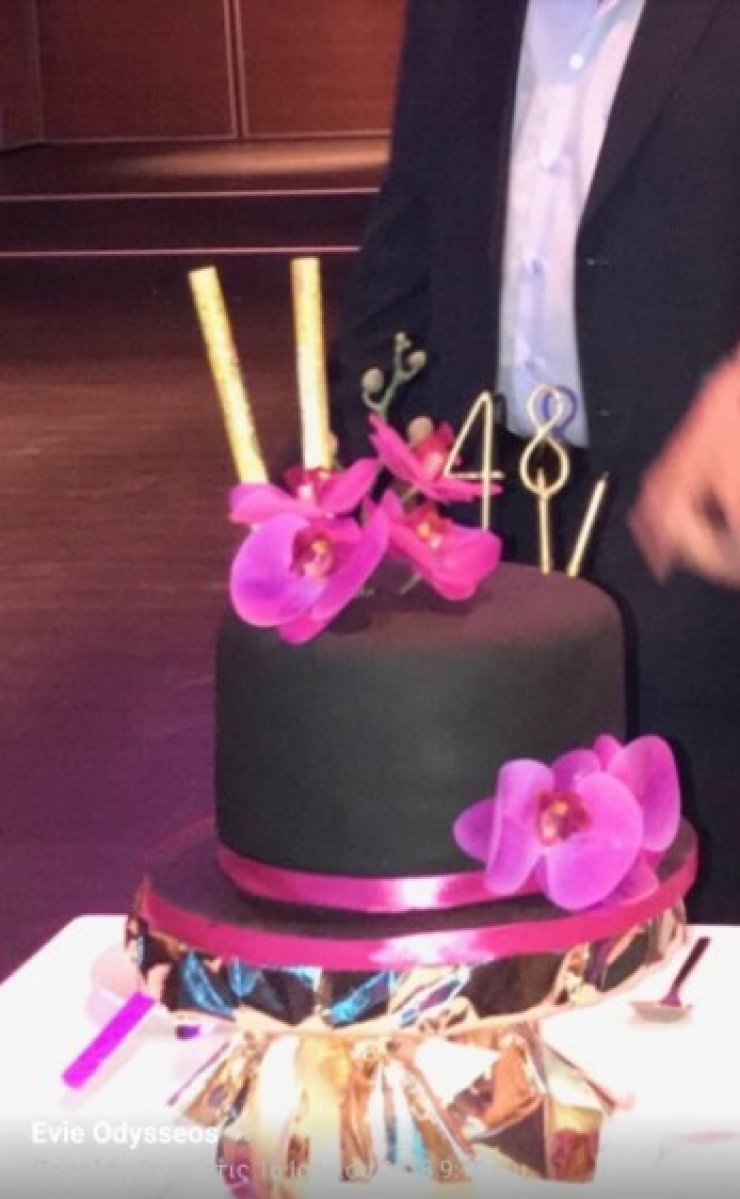 Επώνυμη Κύπρια γιόρτασε τα 48α γενέθλια της με αγαπημένα πρόσωπα