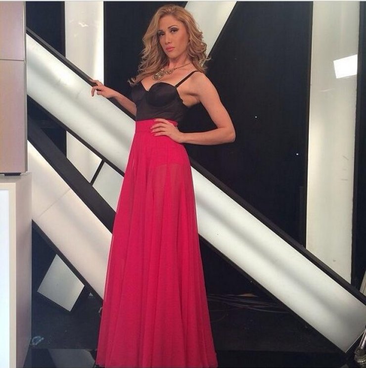 Στέλλα Καλλή: Η εμφάνιση της στο "Just the 2 of us" με φόρεμα Κύπριου σχεδιαστή