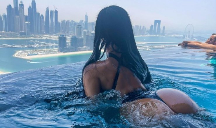 Η καυτή απάντηση επώνυμης Κύπριας σε ερώτηση follower της [εικόνα]