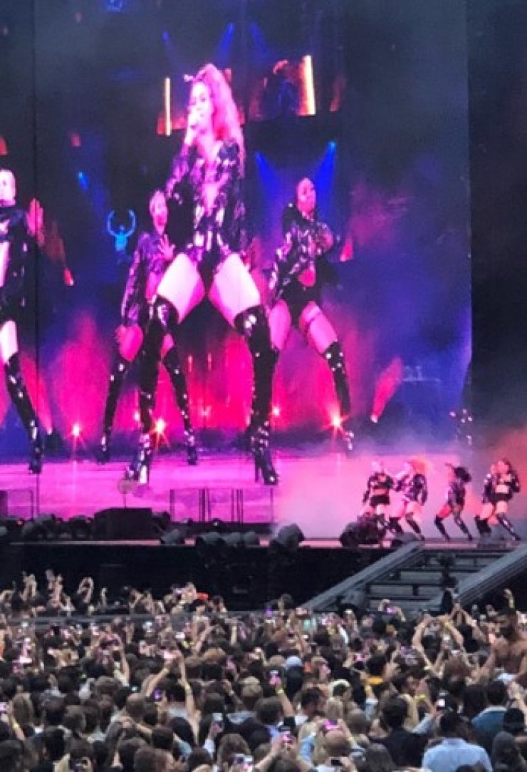 Επώνυμο ζευγάρι της Κύπρου βρέθηκε στη συναυλία της Beyoncé και του Jay-Z [βίντεο & εικόνες]