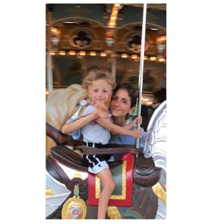 Δεν θα πιστεύετε για ποιο λόγο ζήτησε συγνώμη η Σοφία Καρβέλα στους γονείς στο party γενεθλίων του γιου της