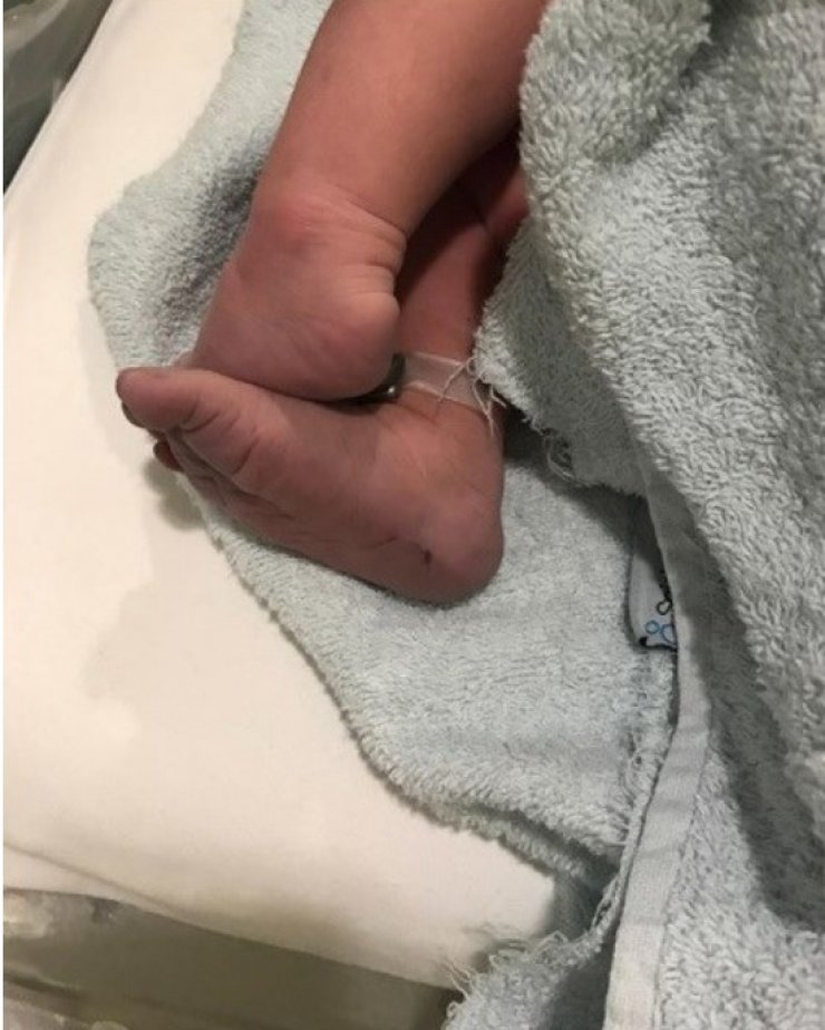 Γέννησε επώνυμη Ελληνίδα