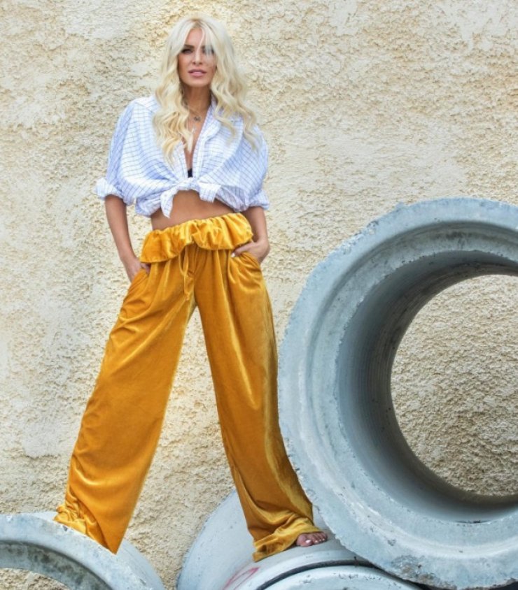 Κατερίνα Καινούργιου: Το κρυφό ρεντεβού με μελαχρινό άντρα που ήθελε να μείνει κρυφτό