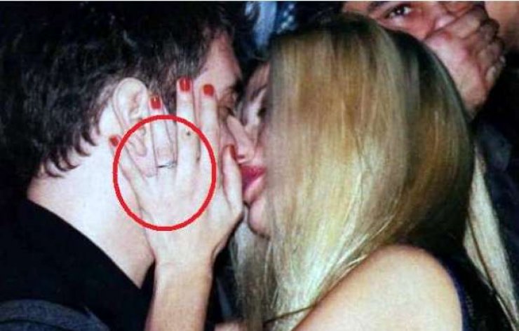 Μακρυπούλια - Χατζηγιάννης: Μονόπετρο φουντώνει τις φήμες περί γάμου