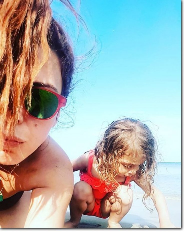 Λιώσαμε! Δείτε την κόρη της Δανάης Χρήστου να χορεύει το "Fuego"