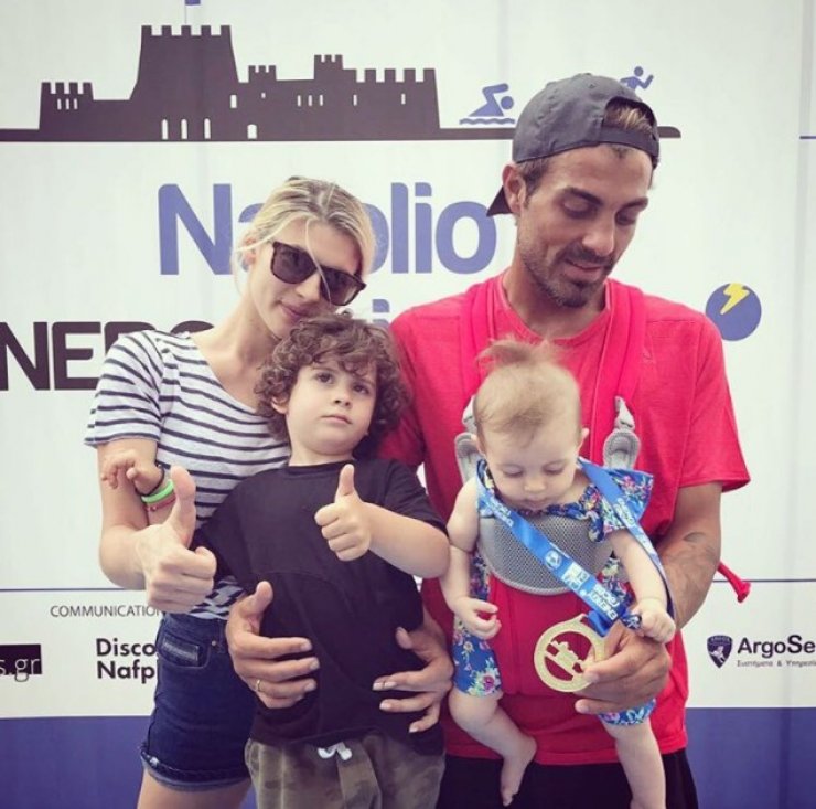 Όλγα Πηλιάκη: Η μικρή Μαλένα έκανε τα πρώτα της βήματα όσο είναι στις Φιλιππίνες