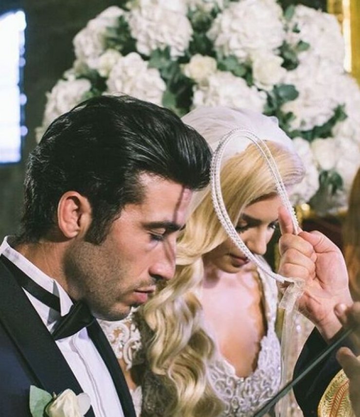 Άντρη Καραντώνη: Οι εικόνες που δεν είδαμε ποτέ από τον γάμο της!