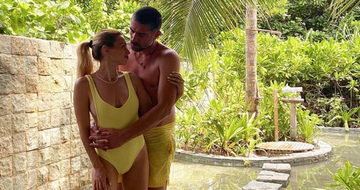 Eβελίνα Κυράστα - Μιχάλης Κωνσταντίνου: Το matcy - matchy μαγιό στις διακοπές τους και οι εικόνες που ζηλέψαμε