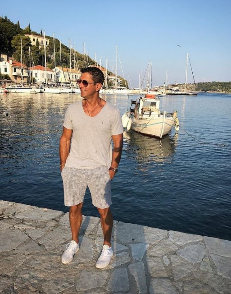 Ο Χριστόφορος Τορναρίτης πιο εξομολογητικός από ποτέ: "Παλιά πλήρωνα για να έχω το χειροκρότημα" [βίντεο]