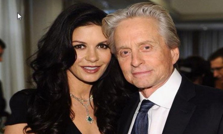 Διαψεύδει ο Michael Douglas: "Η σύζυγός μου και εγώ είμαστε μια χαρά..."