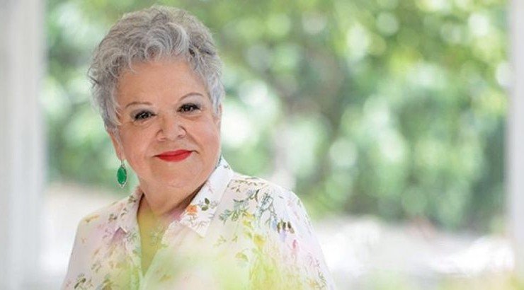 Τένια Μακρή για τη μάχη με τον καρκίνο: "Δεν με απασχολεί το ότι δεν έχω στήθος για εμένα το στήθος μου υπάρχει"