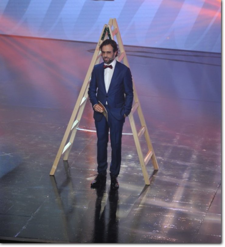 Κωστής Μαραβέγιας: Το τραγούδι που έγραψε για ένα παλιό του έρωτα και δεν ακούσαμε πότε!