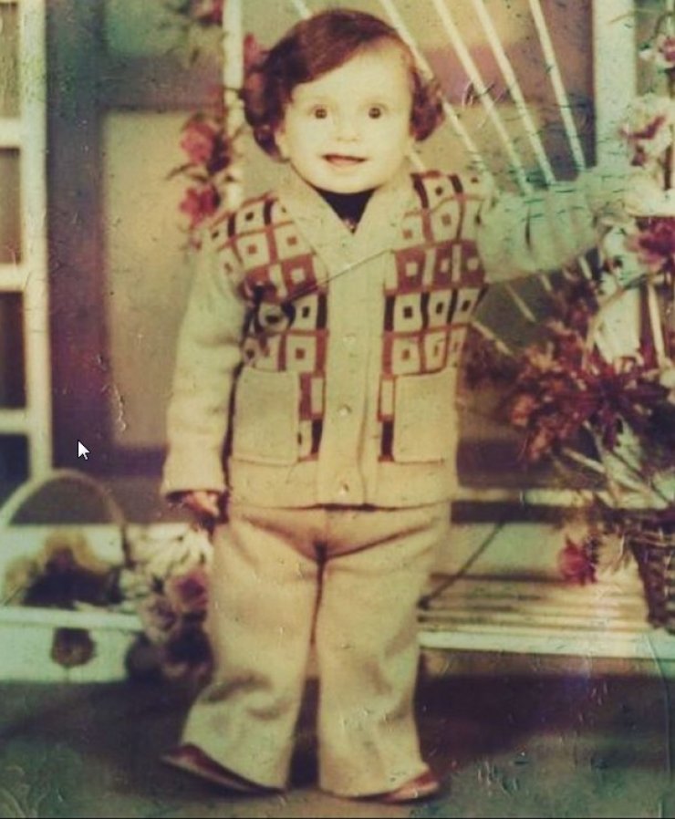 Αναγνωρίζετε ποιος είναι ο Κύπριος παρουσιαστής; 