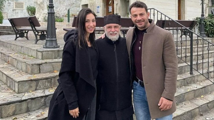 Αγγελόπουλος-Βαμβακούση: Το σοβαρό πρόβλημα που δημιουργήθηκε με τον ιερέα λίγα 24ωρα πριν τον γάμο τους