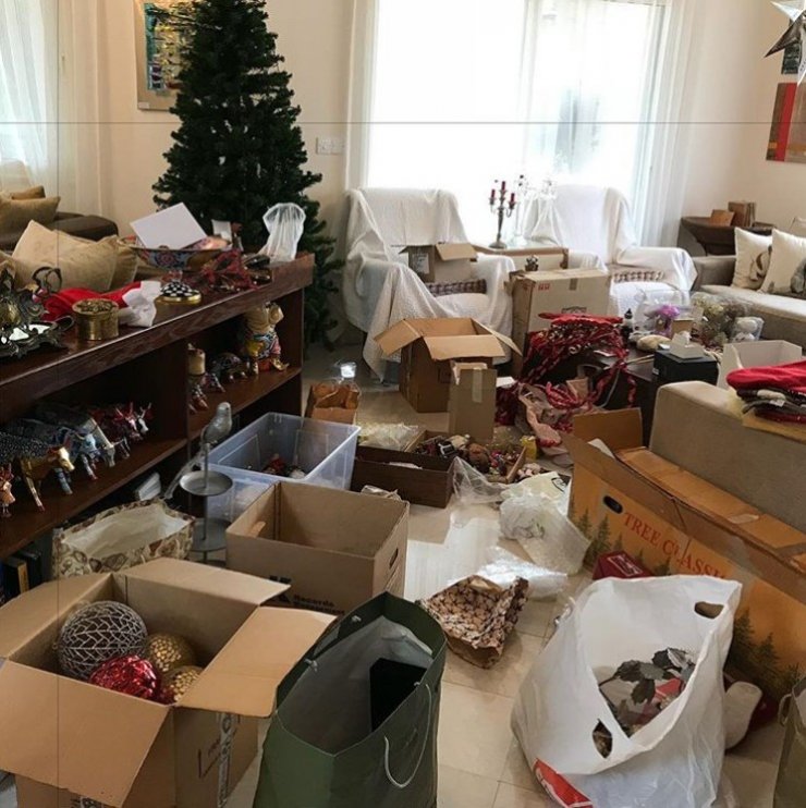 Αυτό το χάος επικρατεί στο σπίτι επώνυμης Κύπριας