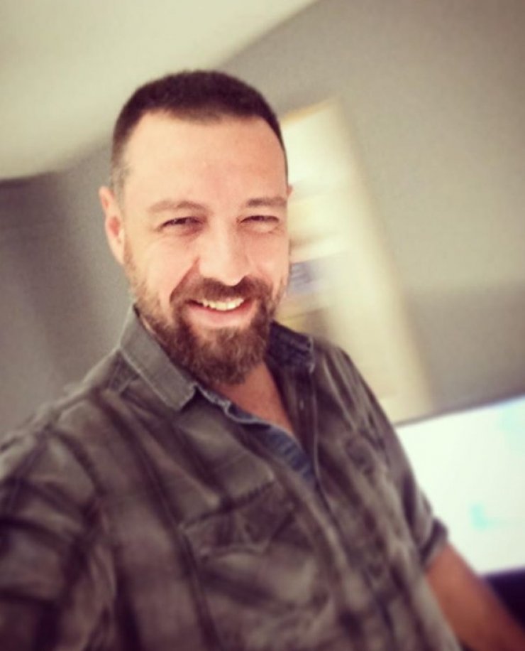 H πρώτη ανάρτηση του Μάνου Παπαγιάννη μετά την αποχώρηση του από το θέατρο Χυτήριο