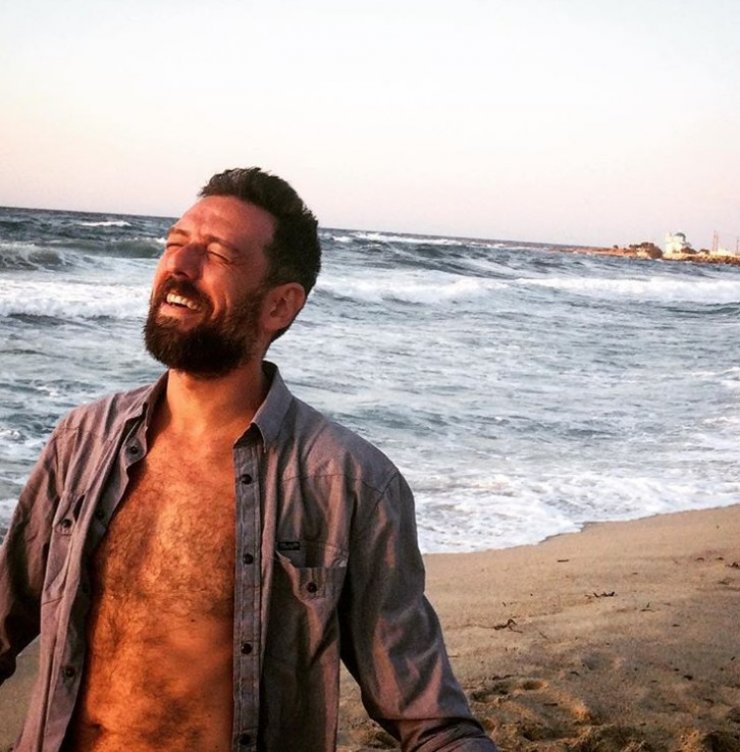 Απίστευτο: Μάθετε με ποιο τρόπο ο Μάνος Παπαγιάννης ενημερώθηκε ότι έχει απομακρυνθεί από το θέατρο