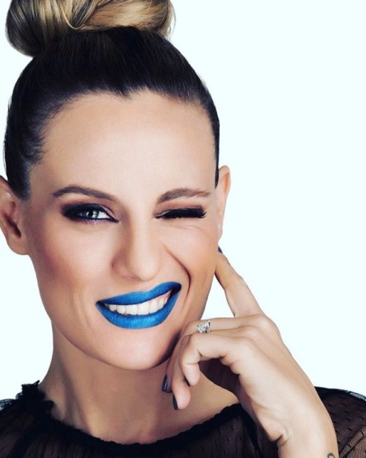 Με ατημέλητο look και χωρίς ίχνος μακιγιάζ η Ελεονώρα Μελετή για ψώνια στον 7ο μήνα της εγκυμοσύνης 