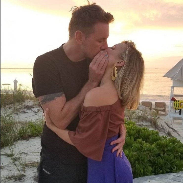 Σοκάρει χολιγουντιανή star: "Θήλασα το σύζυγό μου"