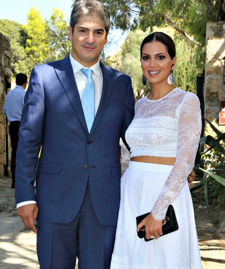 Σταματίνα Τσιμτσιλή: Καυτά φιλιά με το σύζυγό της στα μπουζούκια