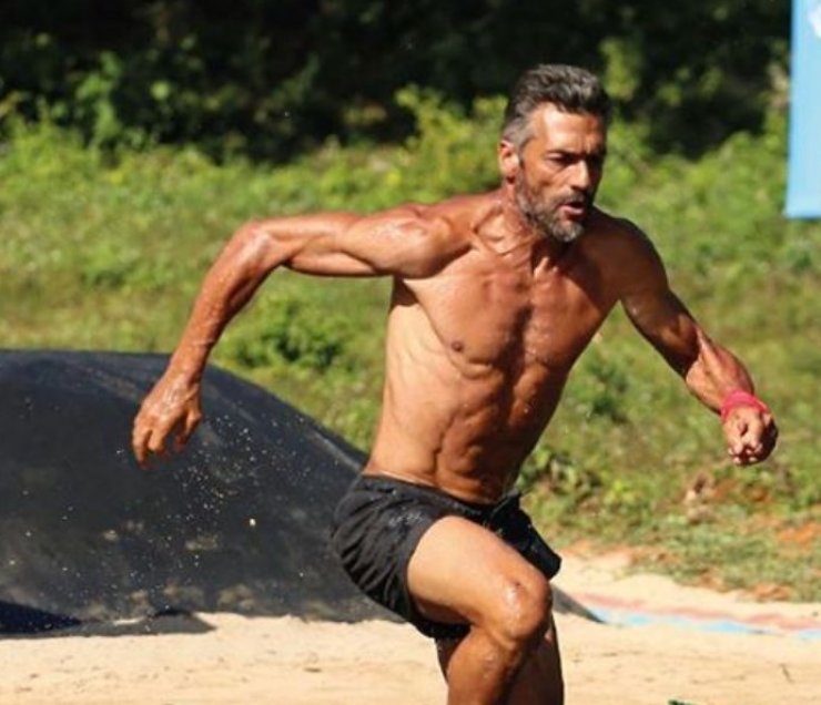 Θα μείνετε με το στόμα ανοιχτό! Δείτε τον κούκλο 18χρόνο γιο του Στέλιου Κρητικού