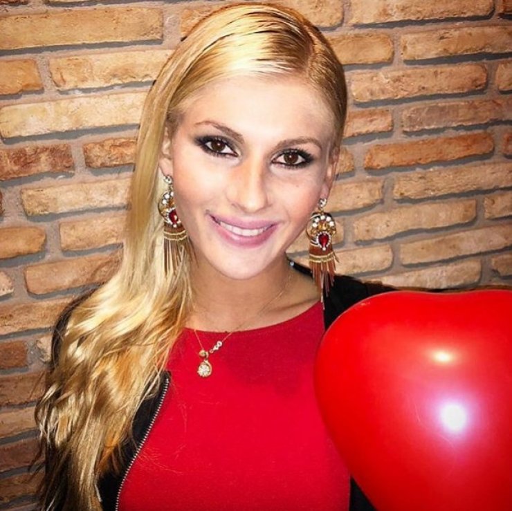 Η Όλγα Πηλιάκη έκανε πλαστική στήθους και αυτή είναι η απόδειξη