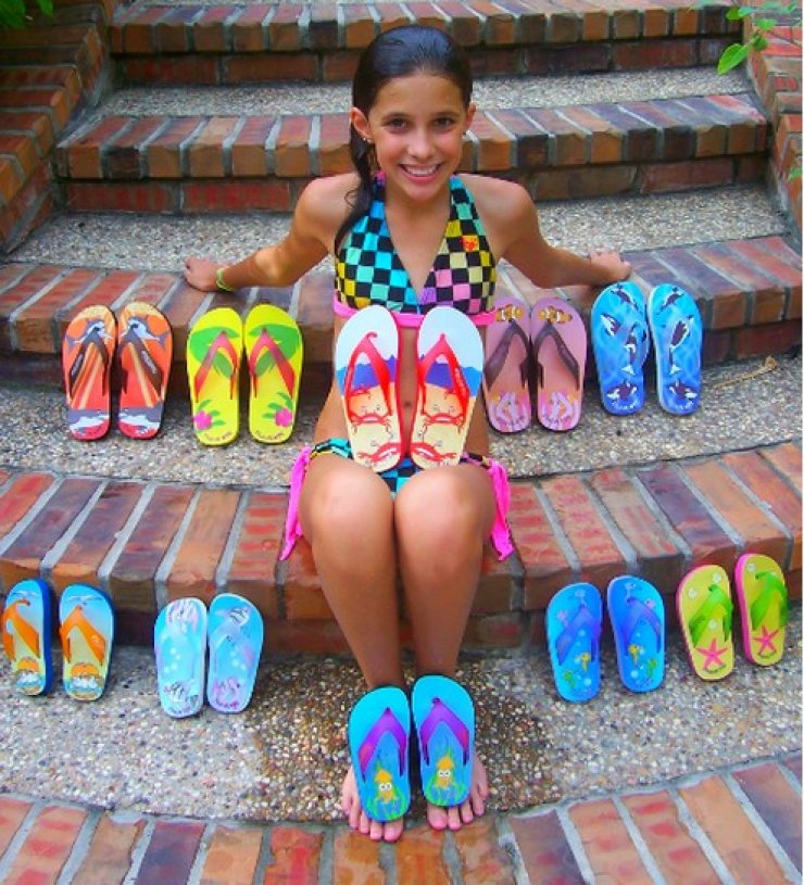 Πώς μια 16χρονη κατόρθωσε να βγάλει εκατομμύρια πουλώντας παντόφλες!