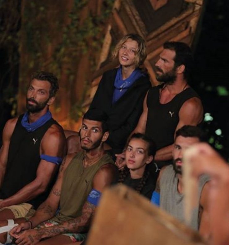Αποχώρηση βόμβα από το "Survivor 2" που δεν είδαμε; Παίκτης των "Μαχητών" θεάθηκε για καφέ στο Κολωνάκι