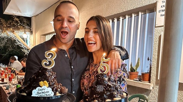 Θέλξια Βαλέρια Φραγκούδη: Πήγε τούρτα στο κρεβάτι μαζί με την κόρη της στον σύζυγο της [εικόνες]