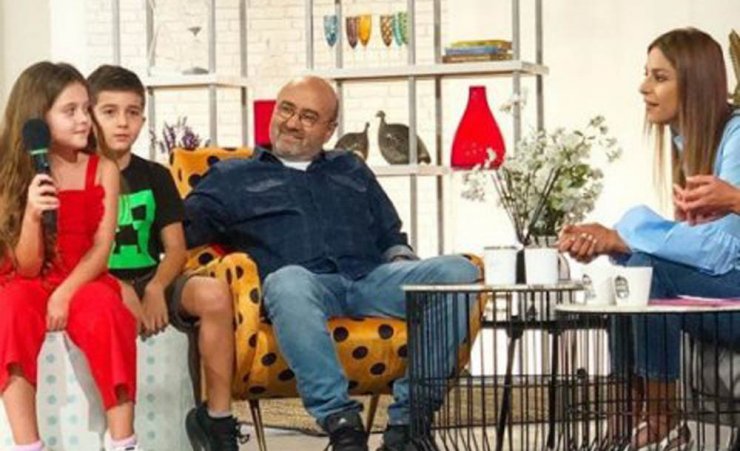 Είναι υπέροχοι! Τα παιδιά του Ανδρέα Δημητρόπουλου μαζί του στην τηλεόραση! [βίντεο]