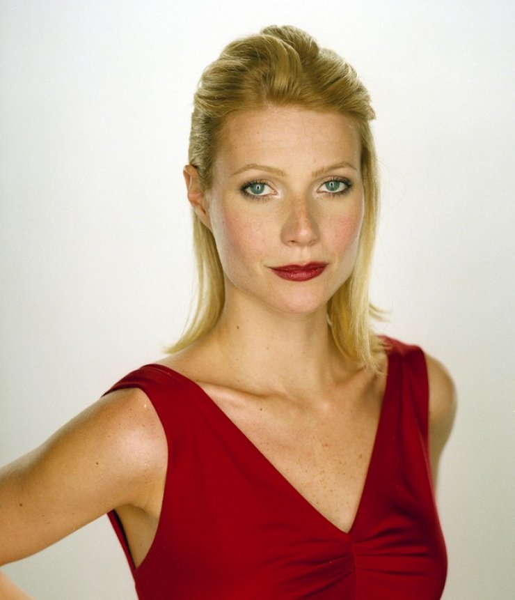 Η Gwyneth Paltrow αποκαλύπτει: "Καθαρίζω τον κόλπο μου με ατμό"
