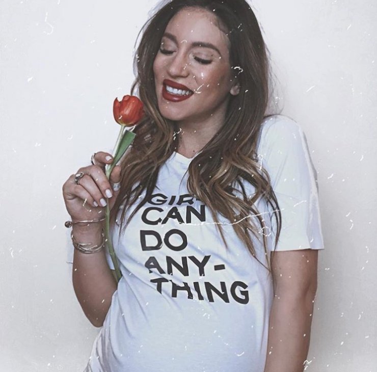 Αθηνά Οικονομάκου: Ανέβασε το πρώτο βίντεο από το μαιευτήριο