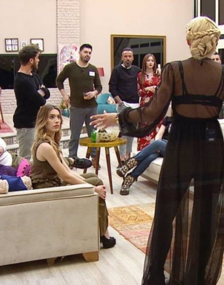 Απίστευτη ανατροπή στο "Power of Love": Δείτε ποιος παίκτης αποχώρησε…