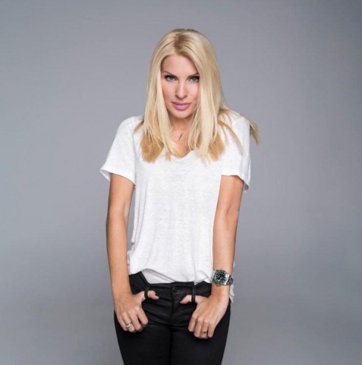 Ελένη Μενεγάκη: "Κλαίω από το πρωί που θα τη δω"