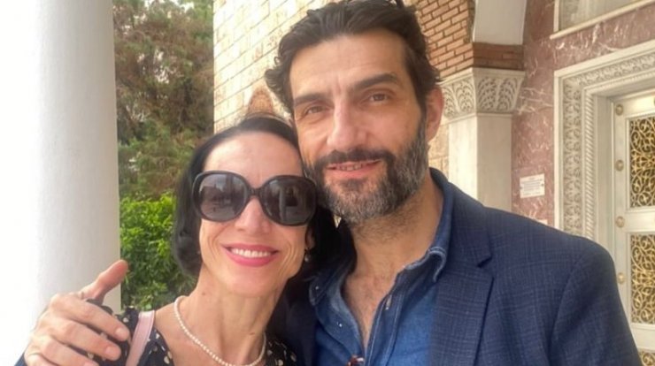 Νίκος Κουρής – Ελένη Τοπαλίδου: Παντρεύτηκαν μετά από 18 χρόνια σχέσης [εικόνες]