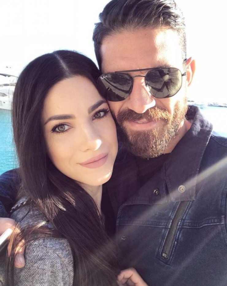 Δείτε για πρώτη φορά το εντυπωσιακό μονόπετρο που χάρισε ο Μάριος Νικολάου στη σύντροφό του Τάνια