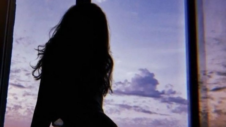 Έντρομη Κύπρια παρουσιάστρια χθες βράδυ καλούσε σε βοήθεια τρέχοντας στον δρόμο