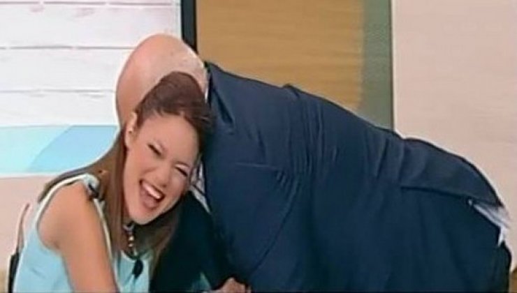 Ο Γιώργος Παπαδάκης δάγκωσε on air την Μπάγια Αντωνοπούλου!