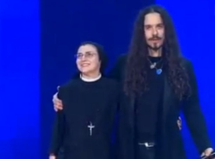 Νικήτρια του ιταλικού "The Voice" η… καλόγρια! [βίντεο]