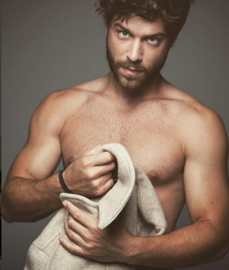 Στέφανος Μιχαήλ: Μας ξεναγεί στο σπίτι του στη Λεμεσό