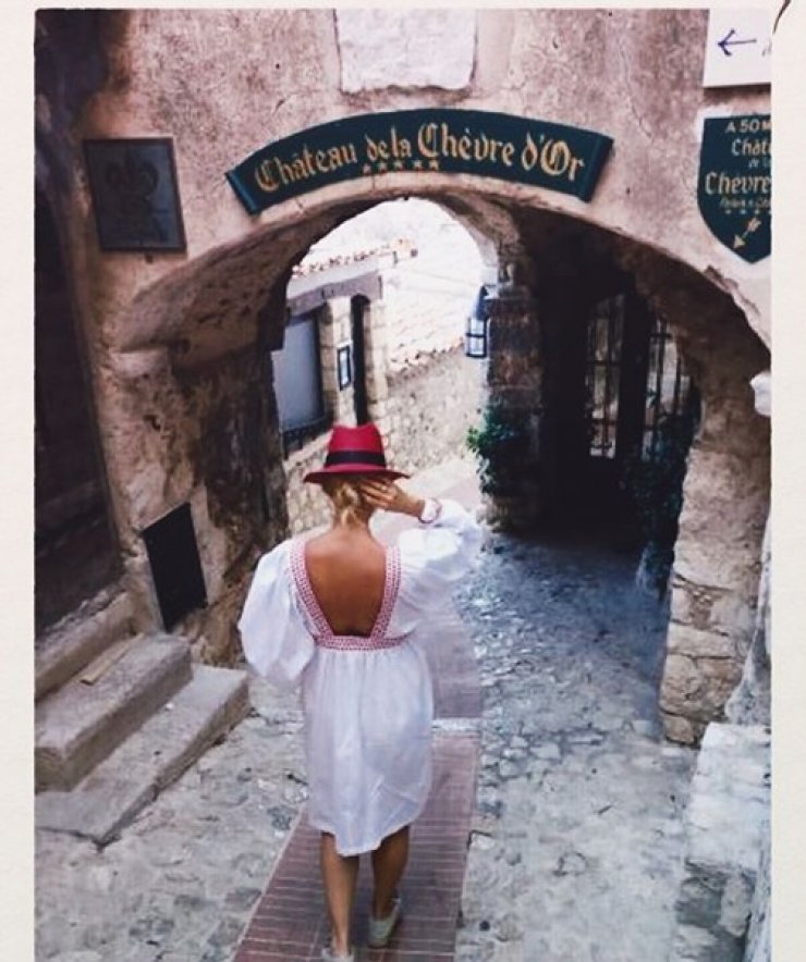 Δείτε την Κύπρια socialite που είναι έτοιμη να επιβιβαστεί σε ελικόπτερο για να ταξιδέψει από τη Νικαία στο Μονακό