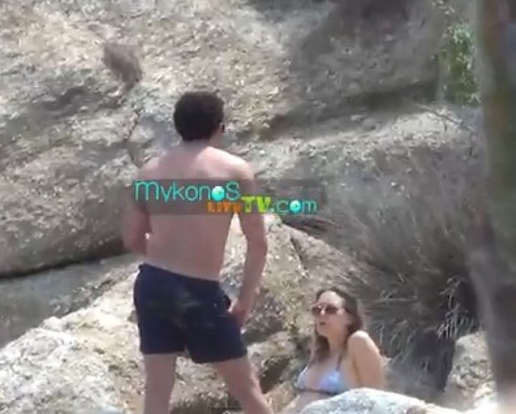  Απίστευτο: Η κάμερα κατέγραψε καυγά της Καγιά και του Κρασσά σε παραλία της Μυκόνου