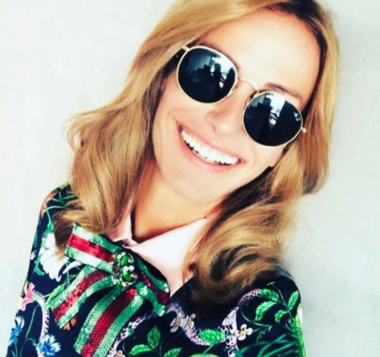 Η στυλιστική λεπτομέρεια στο σύνολο της Έμιλυς Γιολίτη που μας άφησε με το στόμα ανοιχτό