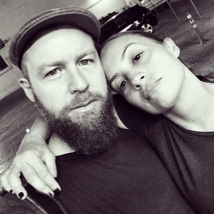 Γιάννης Βαρδής: Πήγε φαγητό στους άστεγους της Ομόνοιας