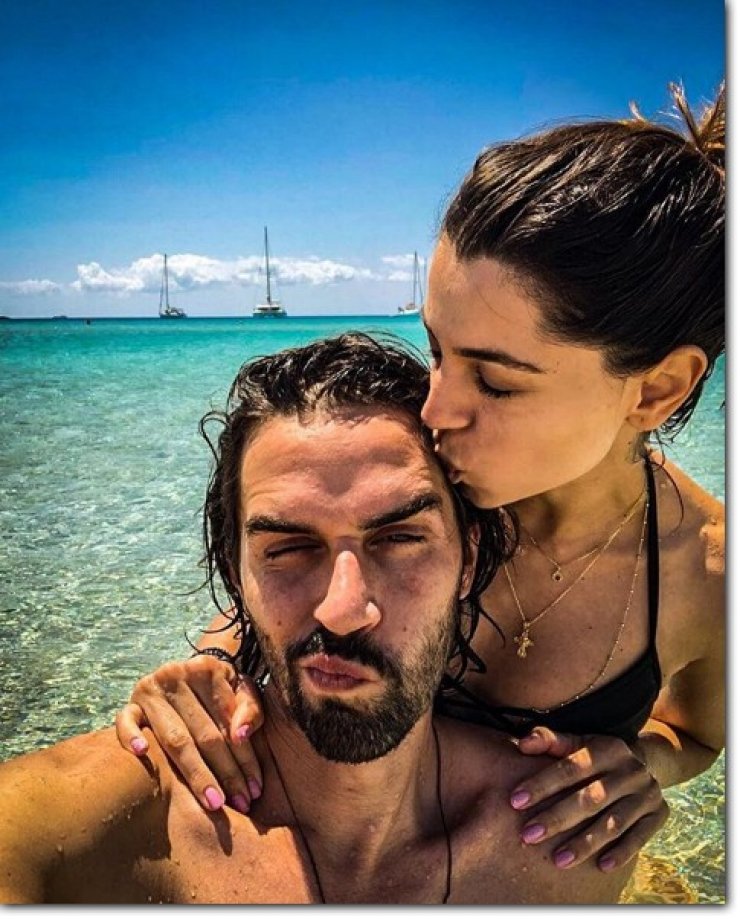 Πέτρος Αθανασίου: Η κίνηση που σίγουρα θα συγκινήσει την αγαπημένη του