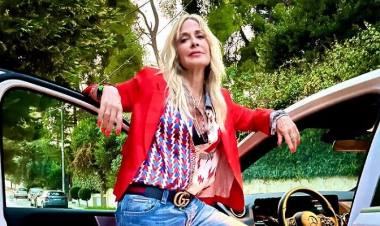 Άννα Βίσση: Έβαλε μαγιό και έκανε βραδινό μπάνιο στη Λεμεσό [εικόνα]