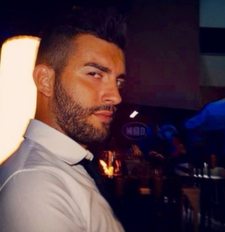 Θοδωρής Μισόκαλος: Οι ερωτικές στιγμές με την αγαπημένη του μετά την αποφοίτηση του σε νυχτερινό μαγαζί της Λευκωσίας