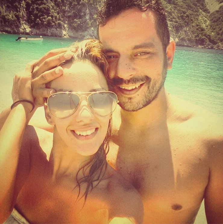 Γιώργος Ρούσσος: Καλοκαιρινές διακοπές στην Κύμη με την αγαπημένη του