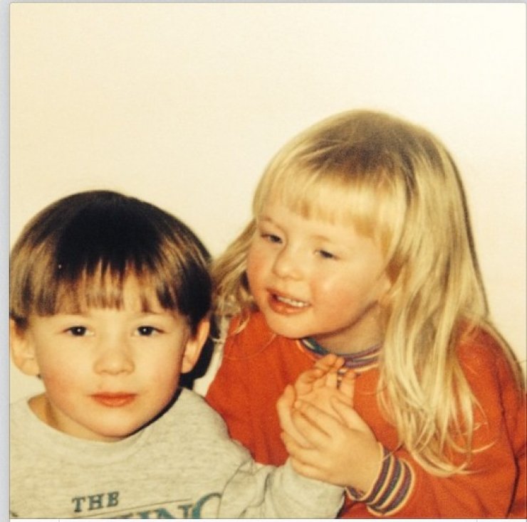 Αναγνωρίζετε την Κύπρια της φωτογραφίας σε παιδική ηλικία;